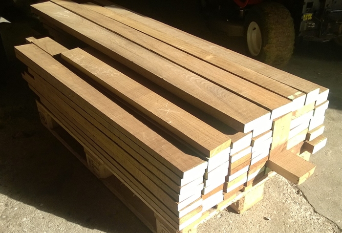 20191111 Burma teak tømmer. Savskåret.