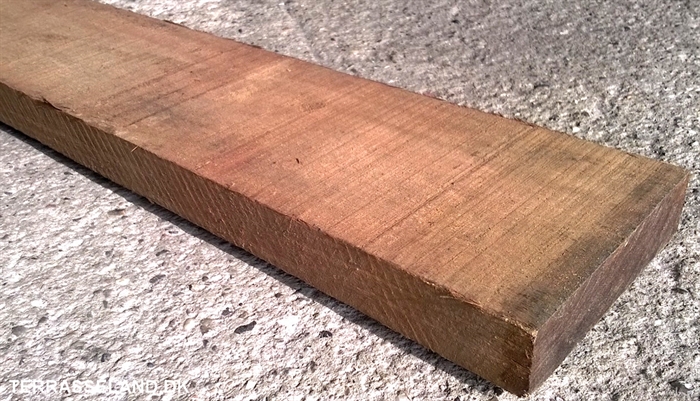 20160330 Cumaru 52x155mm savskåret, 1 stk. 275cm, ex fragt