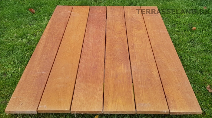 20200401 Fava terrasseplanker, smårillet/glat 21x145: 50 stk. 610cm + 300 skruer NKT High End  