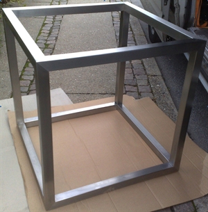 20150814 Specialfremstillet bordstel i rustfrit stål, 2 stk. 540x540x460mm, monteringshuller