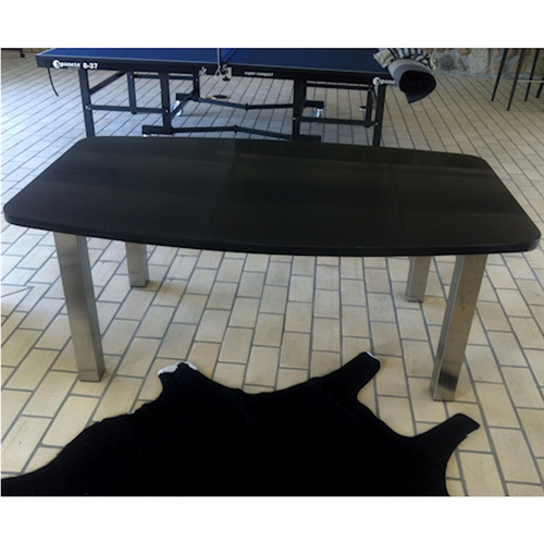 Spisebord 180 x 105cm. Corian, ben i rustfrit stål